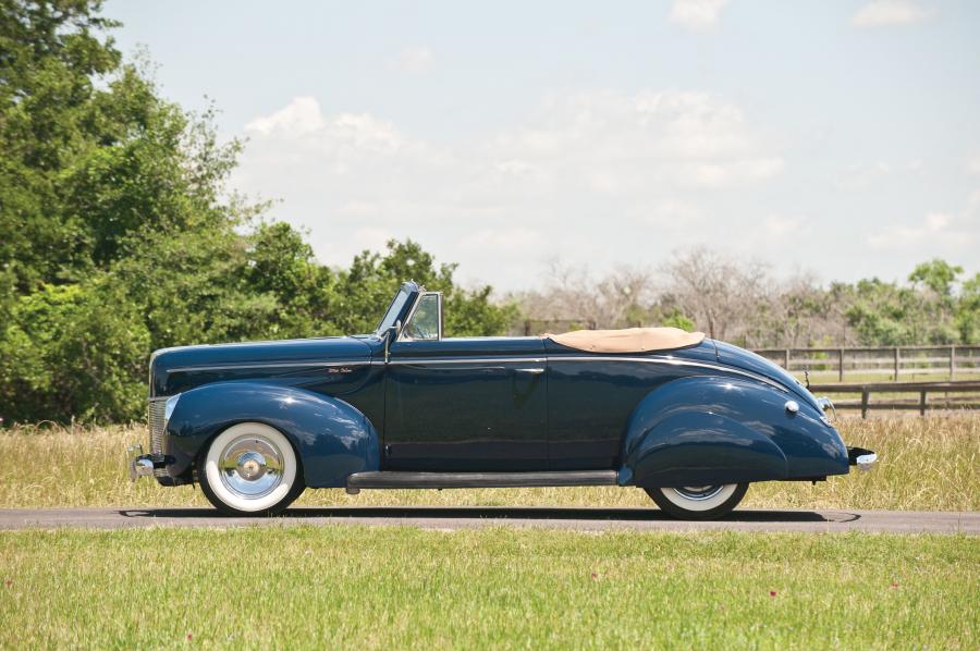  Ford DeLuxe Custom Convertible Coupe 1940 года  (фото 44 из 48)